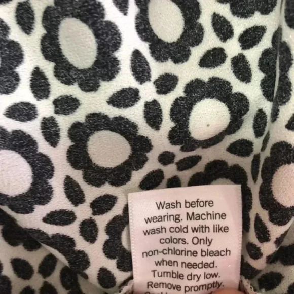 Croft&Barrow plus size 2X blouse/top black‎ and white with flower design - Picture 6 of 9